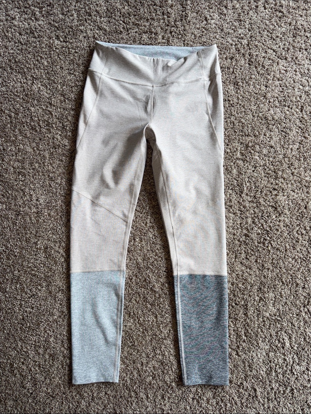 Outdoor voices beige and grey gradient colorblock leggings size medium